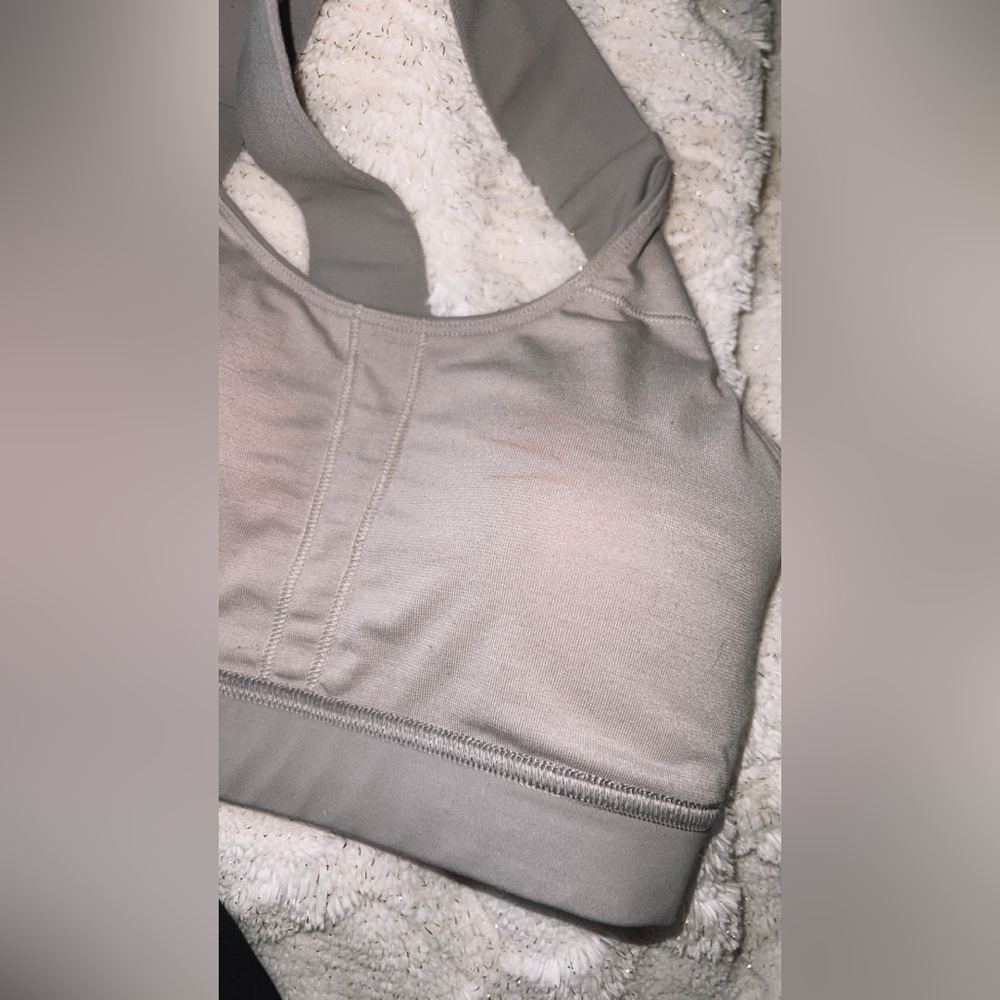 Lululemon bra - Picture 3 of 4